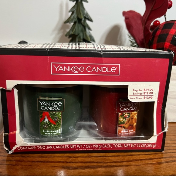 NWT- Yankee Candle 2 Piece Candle Set